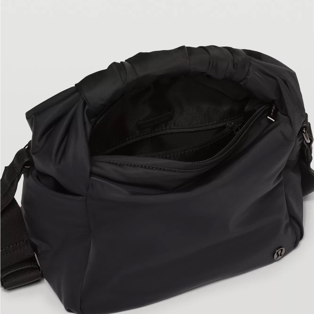 Lululemon Gathered Handle Crossbody Bag 6L